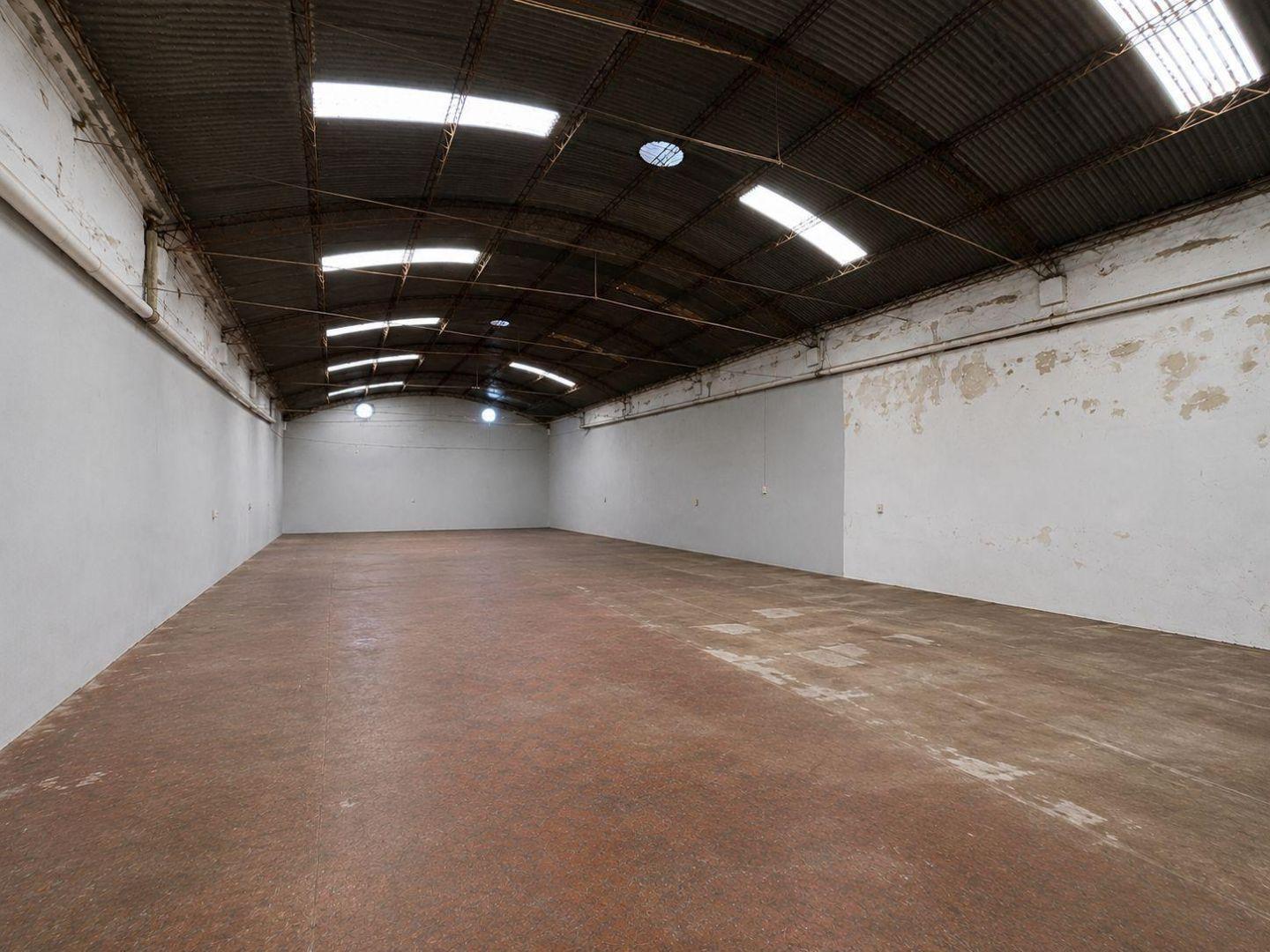 Foto de Galpón 350 M2 + Salón 140 M2 en Pueyrredón - VENTA, imagen 2