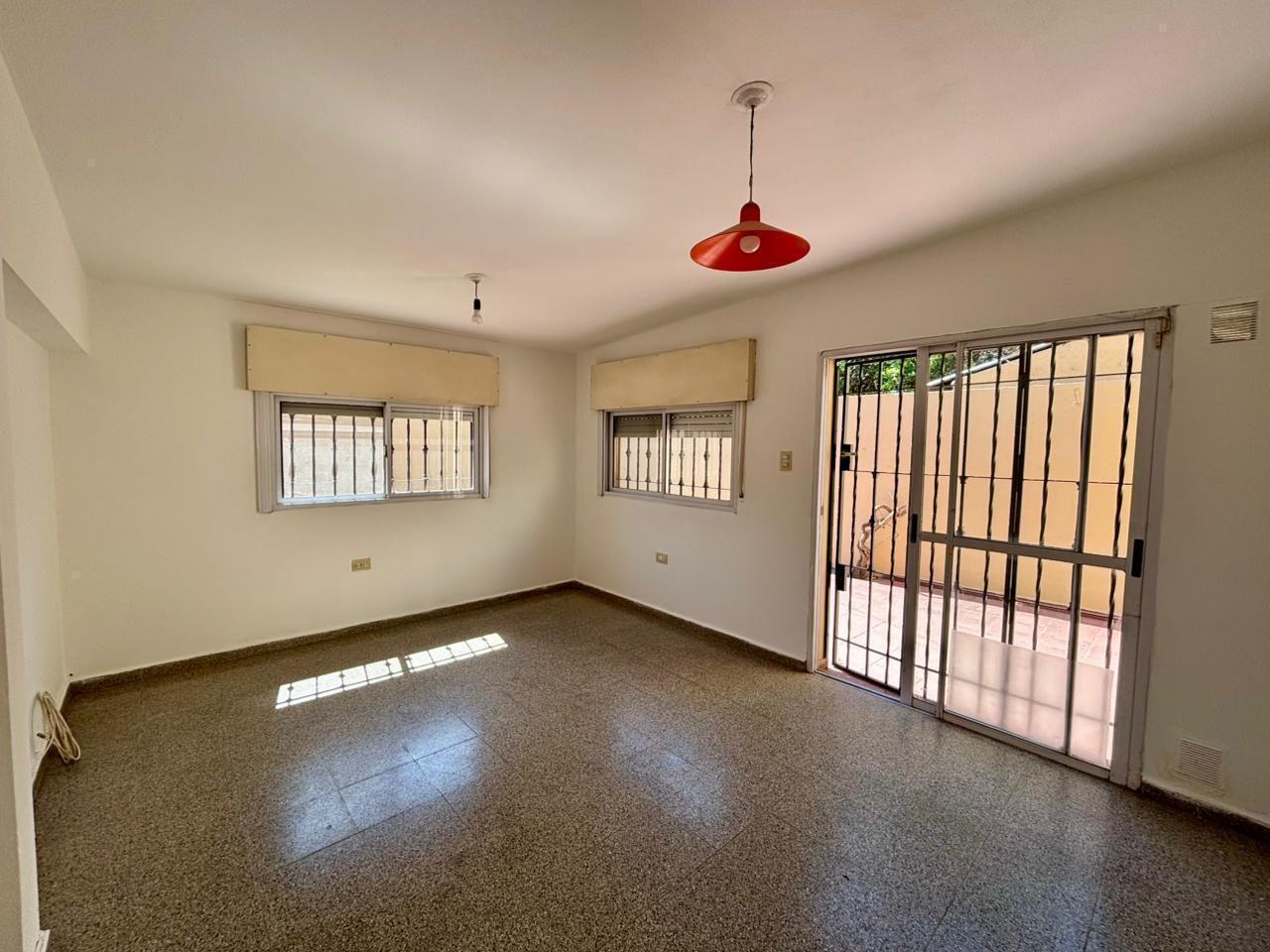 Foto de Casa 3 dorm. patio y cochera en Juan B Justo - VENTA, imagen 3