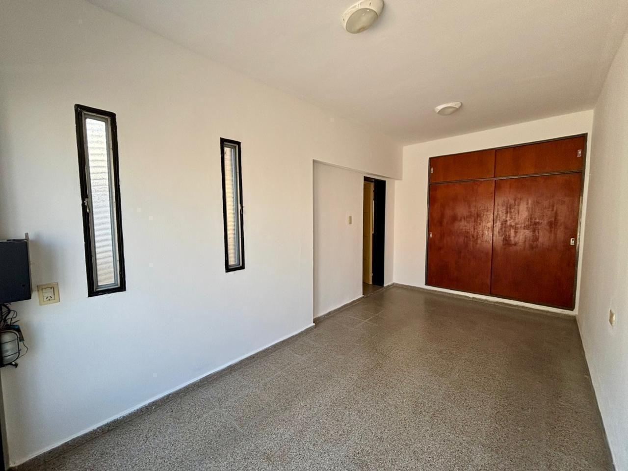 Foto de Casa 3 dorm. patio y cochera en Juan B Justo - VENTA, imagen 2