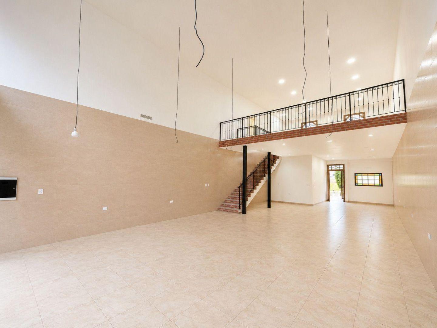 Foto de Gran Local Comercial sobre Fragueiro, Alta Córdoba - ALQUILER, imagen 1