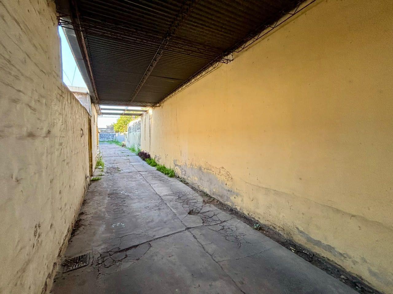 Foto de Casa 2 dorm. + 11 cocheras + depto en Alta Córdoba - VENTA, imagen 2