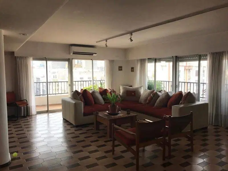 Centro Departamento 3 dormitorios + dependencia. 2 cocheras a metros del patio Olmos 3