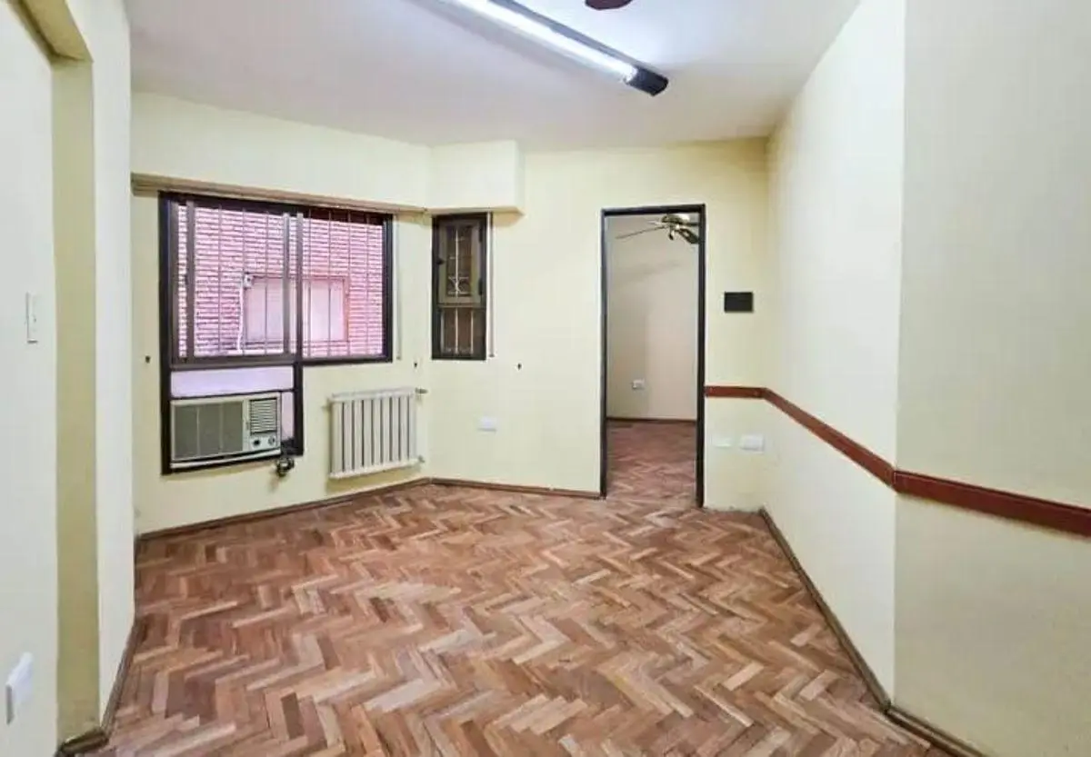 Se vende piso exclusivo en calle Belgrano frente a La Cañada 3