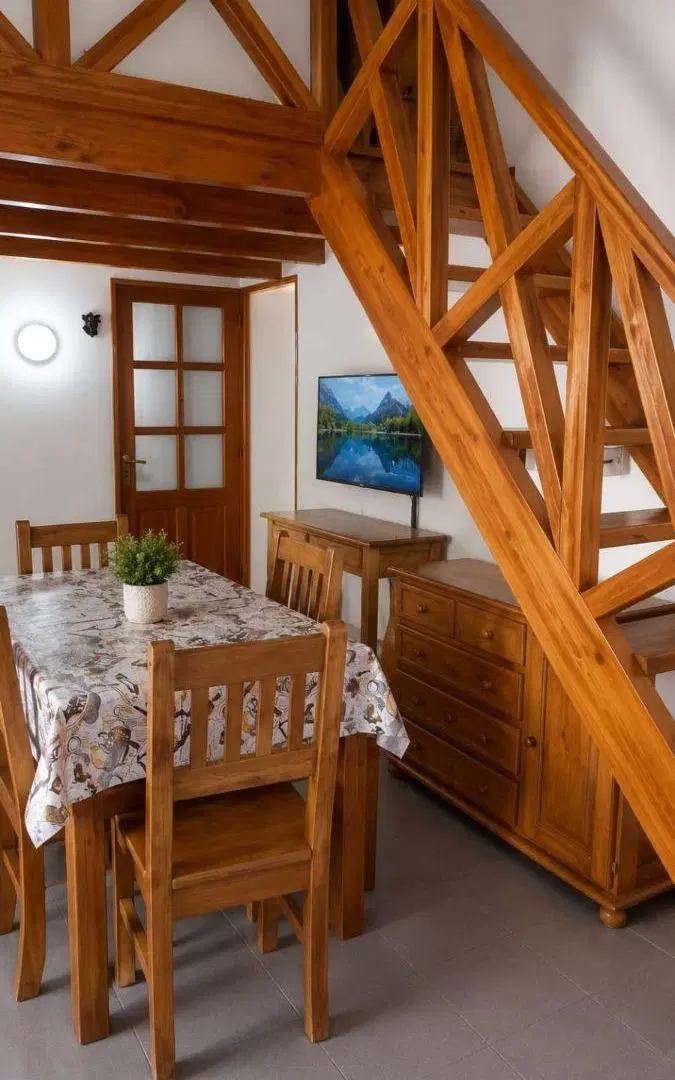 Vendo casa 2 DOR. en Barrio Smata 1. Cochera. Patio. Excelente ubicación. 1