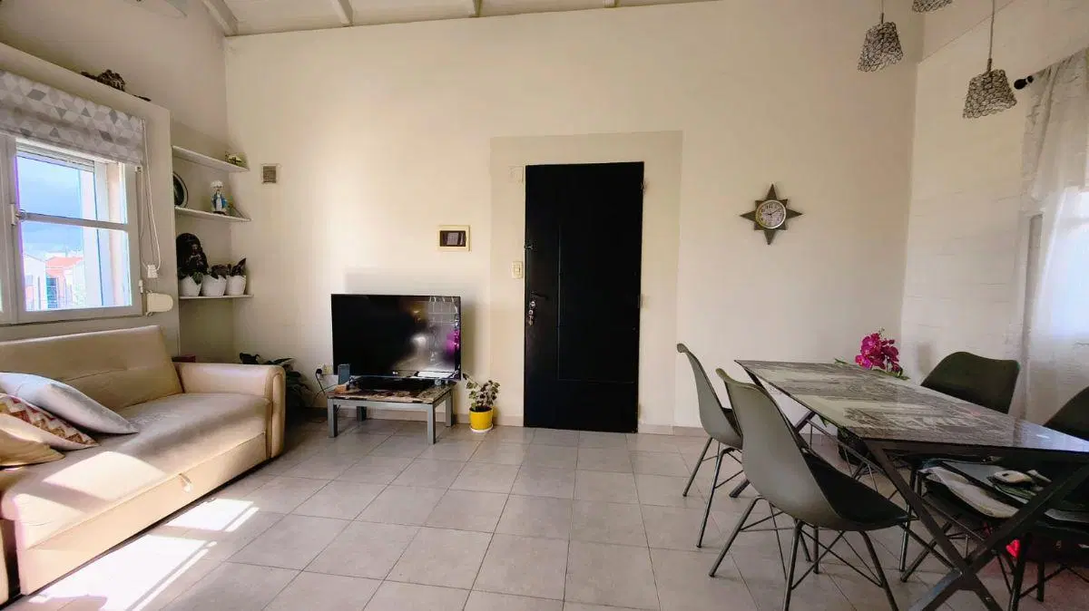 Alquiler departamento 2 Dormitorios. 2 balcones. Cochera. Smata 2 3