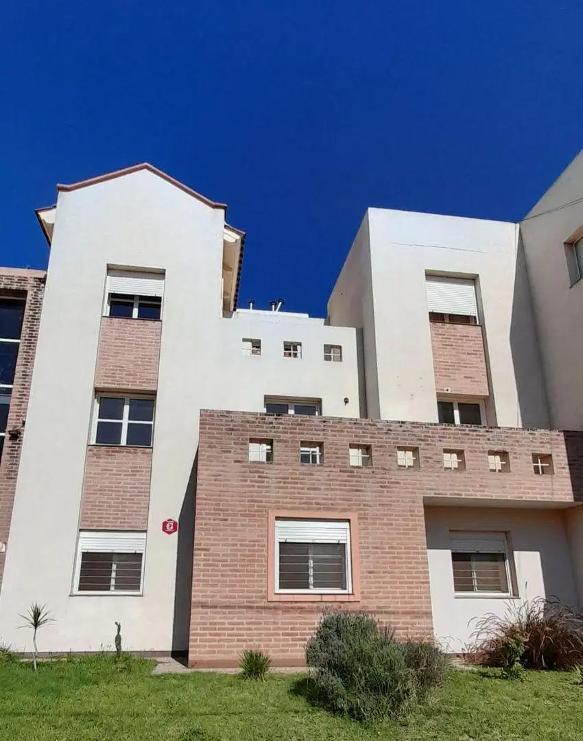 Alquiler departamento 2 Dormitorios. 2 balcones. Cochera. Smata 2 2