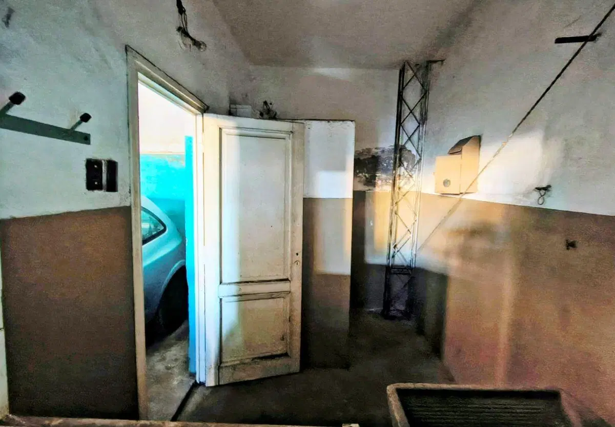 Venta Galpón con excelente proyección de negocios varios . 700 M2 totales 5