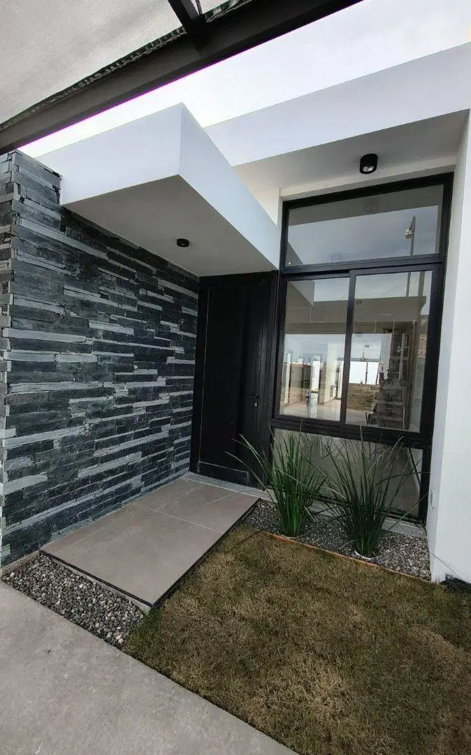 Alquilo Dúplex en Planta Baja 2 DOR. 2 Baños. Cochera doble. Patio 3