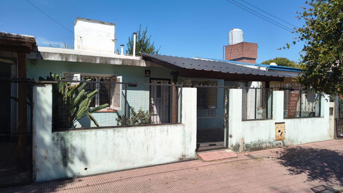 Foto de Gran Oportunidad casa sobre Av. Bulnes al 3400- 3 dormitorios., imagen 2