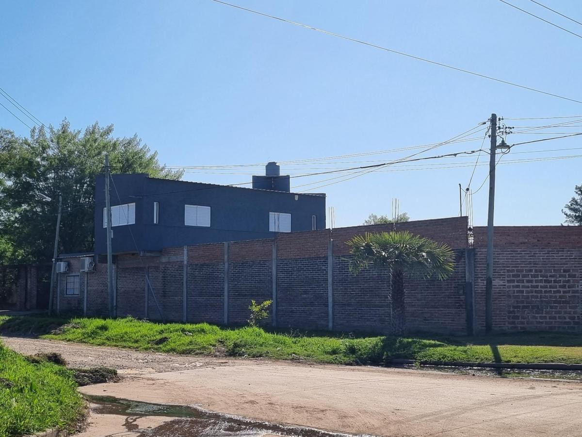 Casa 3 Dorm. Sobre Asfalto con Pileta, Barranqueras 5