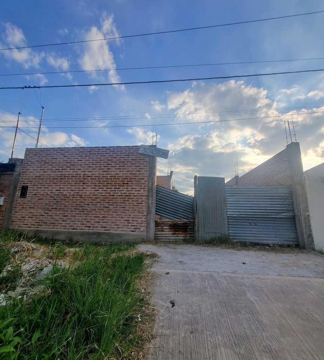 Terreno de 270 m² con Muros y Estructura Sobre Asfalto! 3