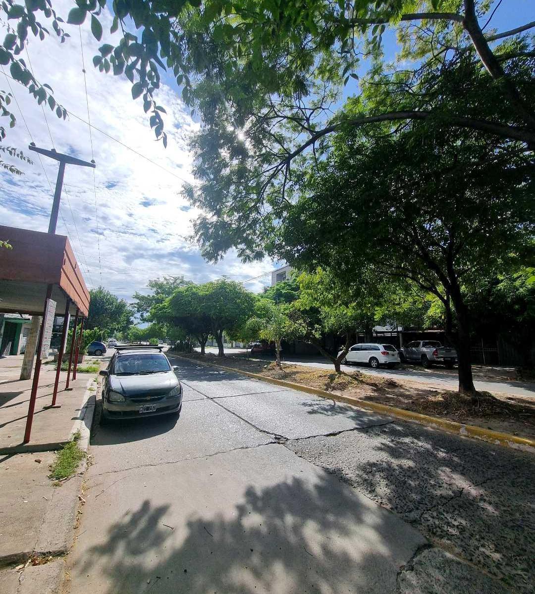 Casa y galpón sobre Av. Belgrano!