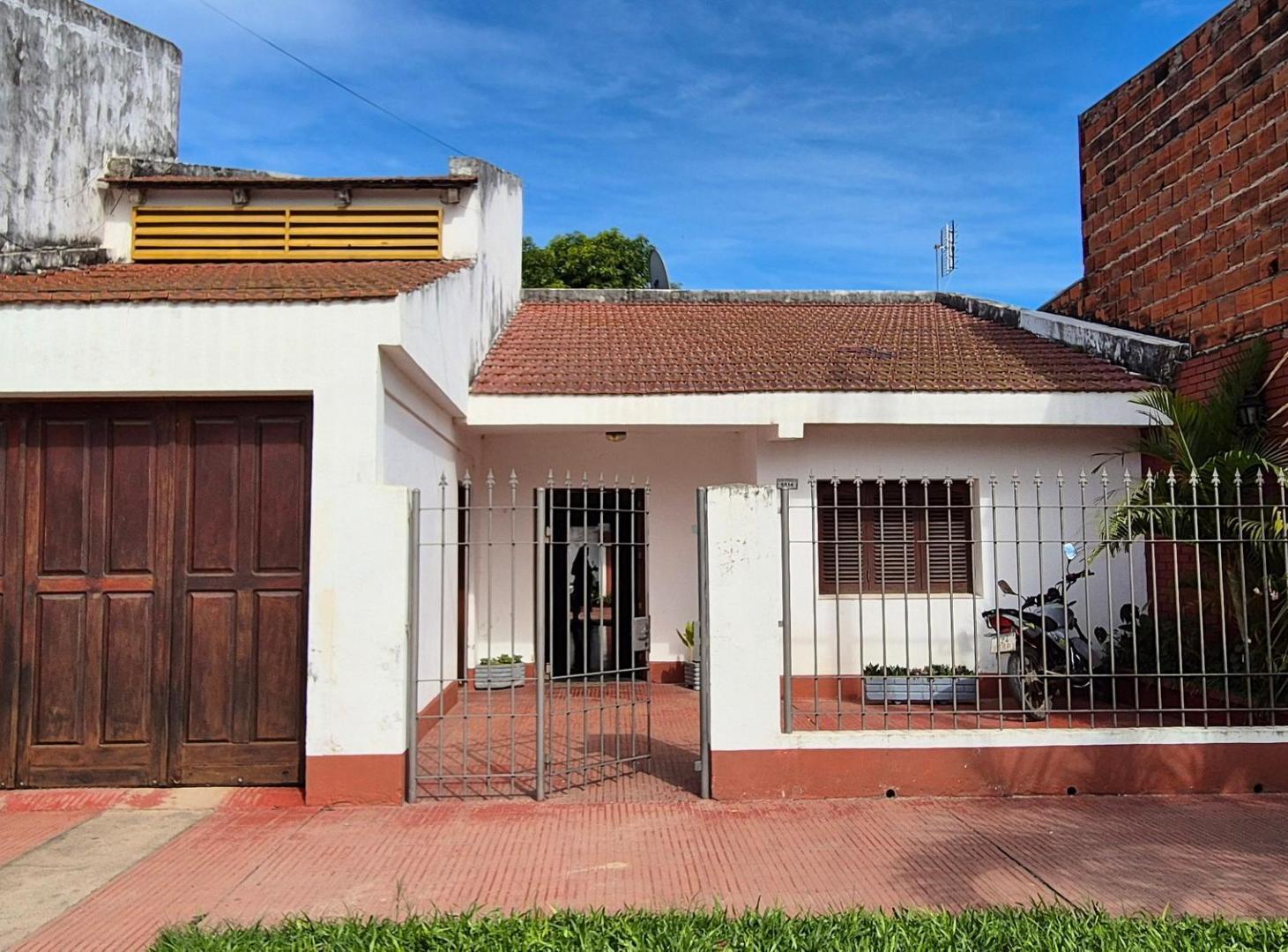 Casa 4 dormitorios y quincho en Barranqueras