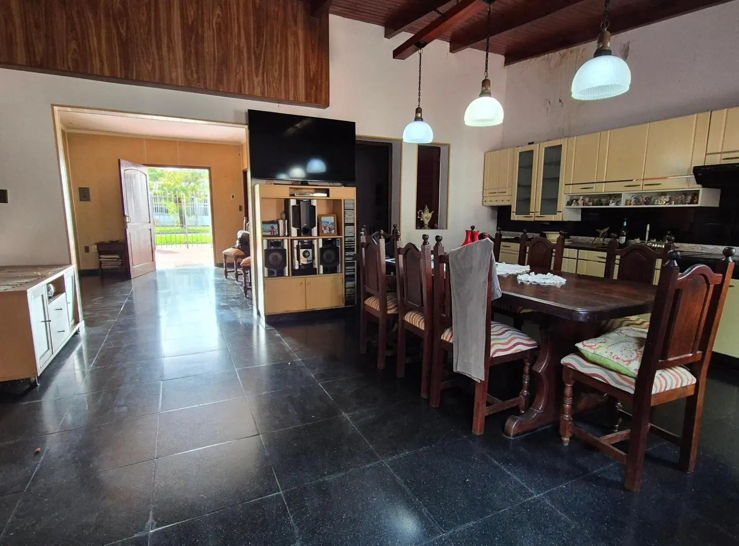 Casa 4 dormitorios y quincho en Barranqueras 4