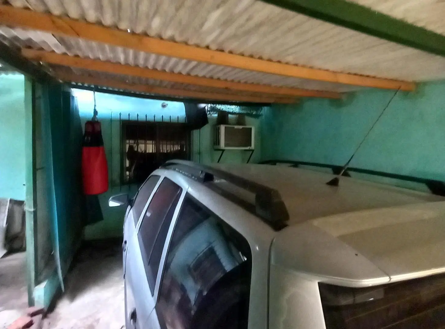 Oportunidad! Casa sobre asfalto cercana al DOMO DEL CENTENARIO! 2
