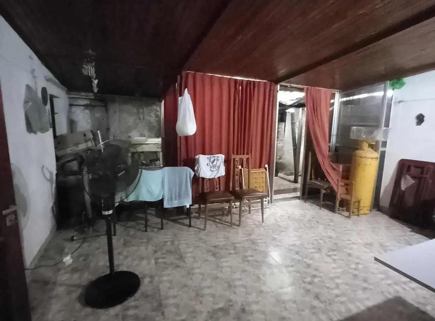 Oportunidad! Casa sobre asfalto cercana al DOMO DEL CENTENARIO! 8