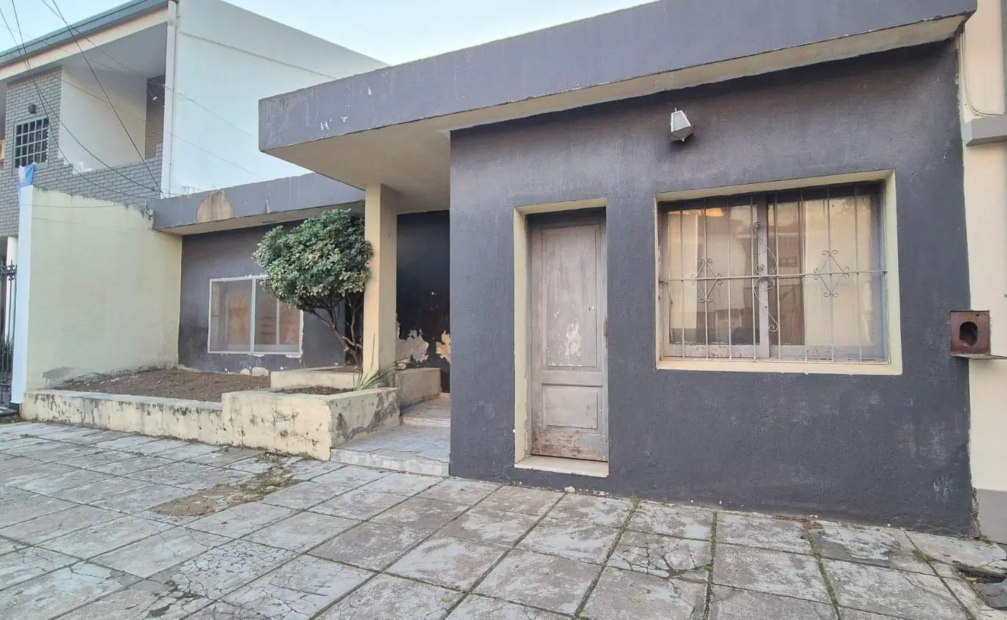 Casa céntrica con departamento, ideal para inversión! 2