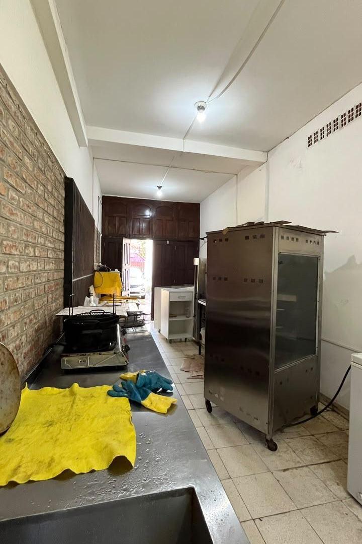 Foto de Casa 5 Dormitorios sobre José Hernández!, imagen 2