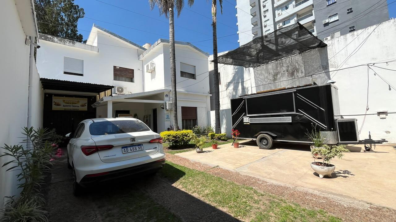 Foto de Casa 5 Dormitorios sobre José Hernández!, imagen 4