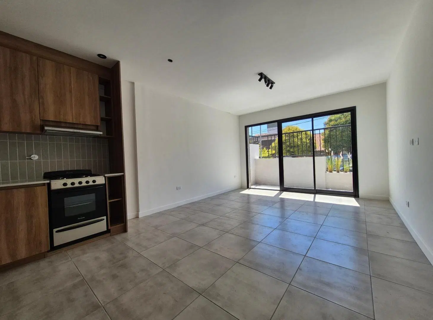 2 ambientes a estrenar con balcón y patio - Formosa y Jujuy 2