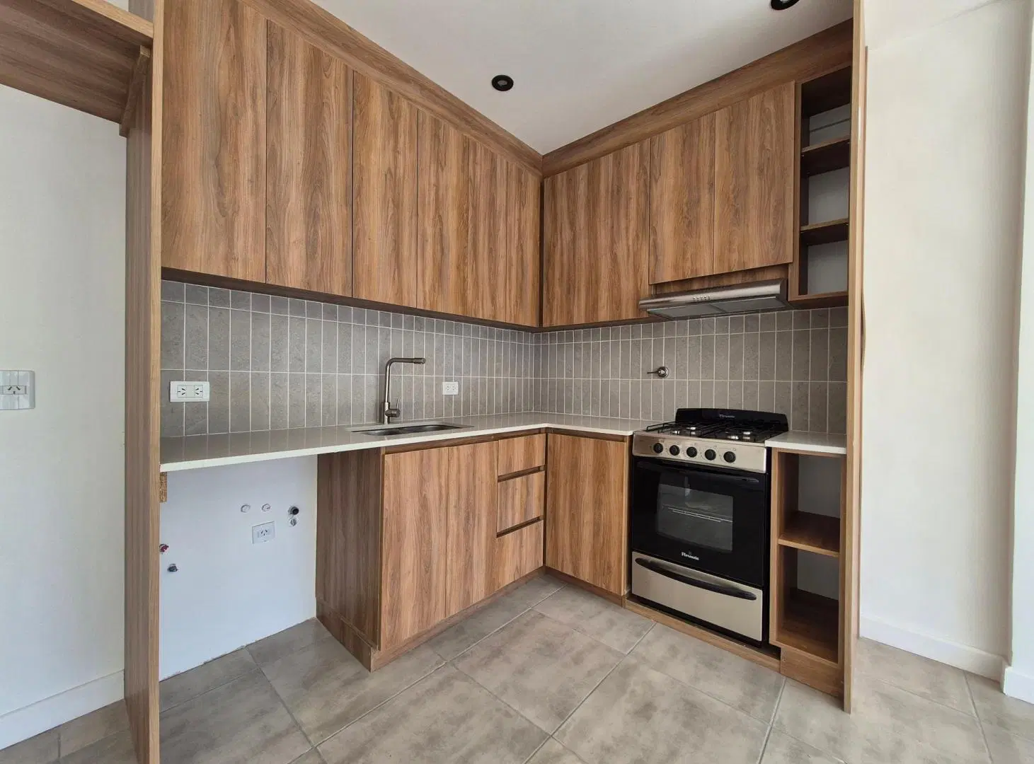 2 ambientes a estrenar con balcón y patio - Formosa y Jujuy 4