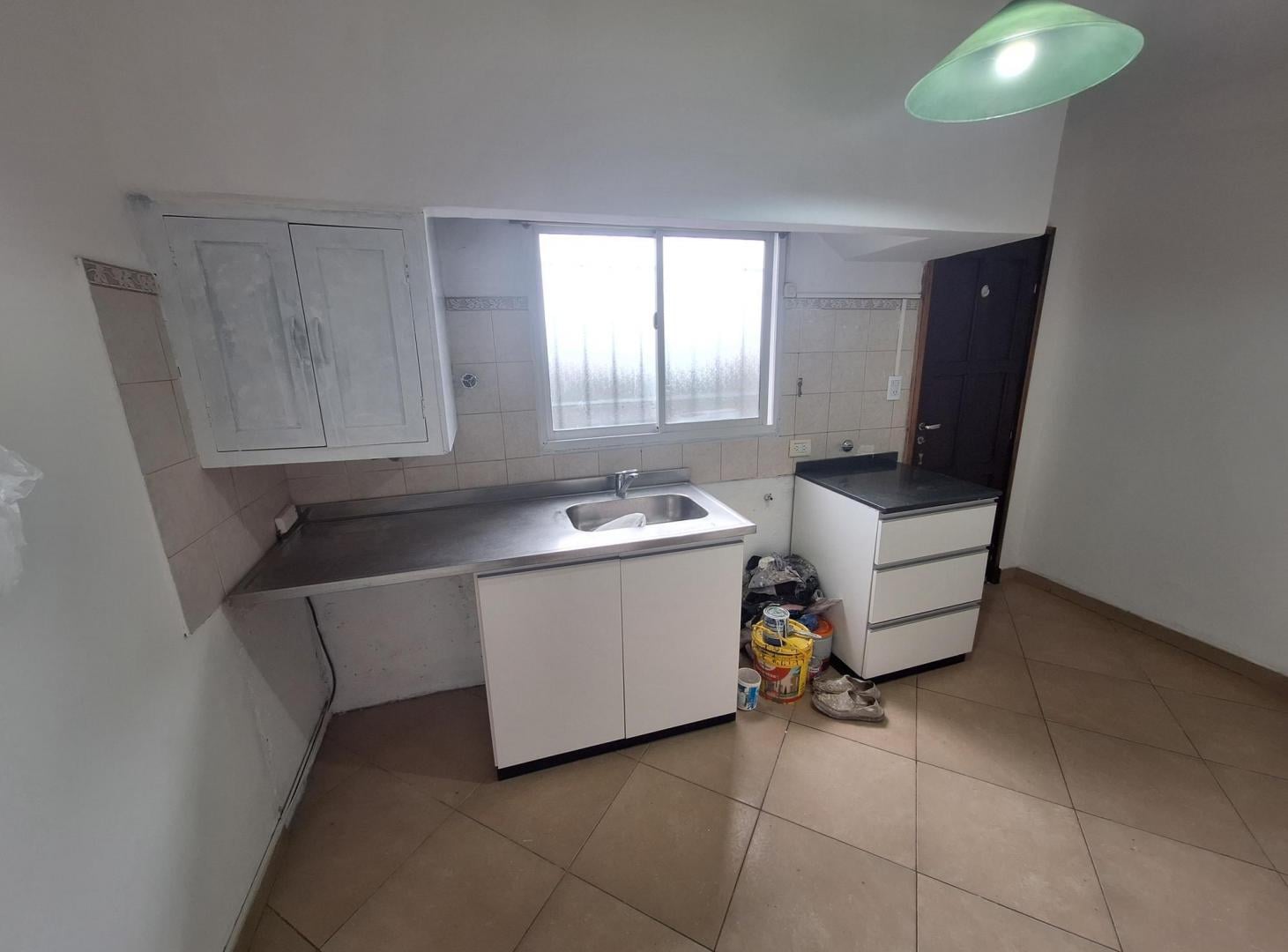 Tres ambientes sin expensas - Magallanes y Peralta Ramos