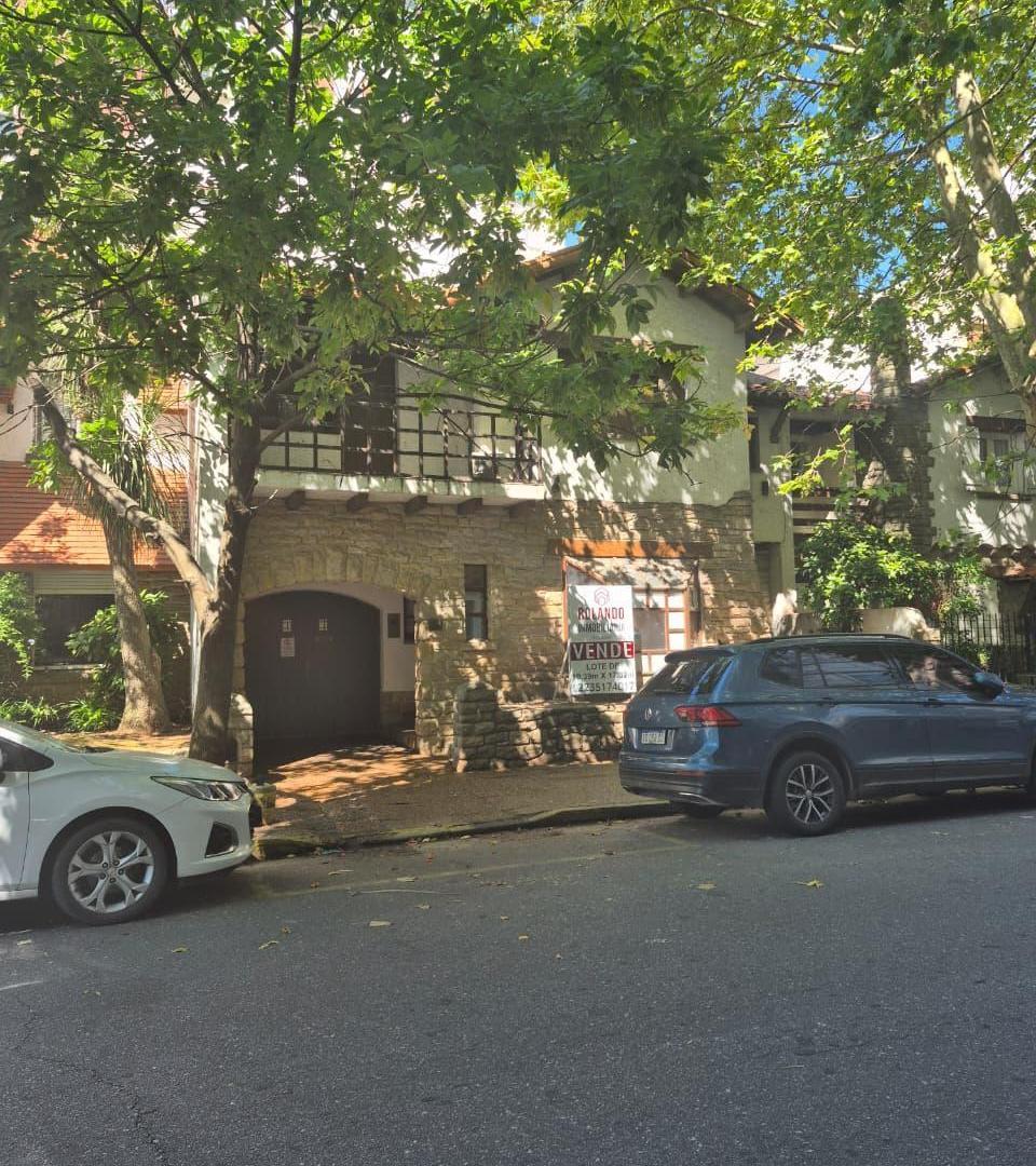 Foto de Casa a reciclar o demoler - Brown e Irigoyen - Vista a Plaza Mitre, imagen 1