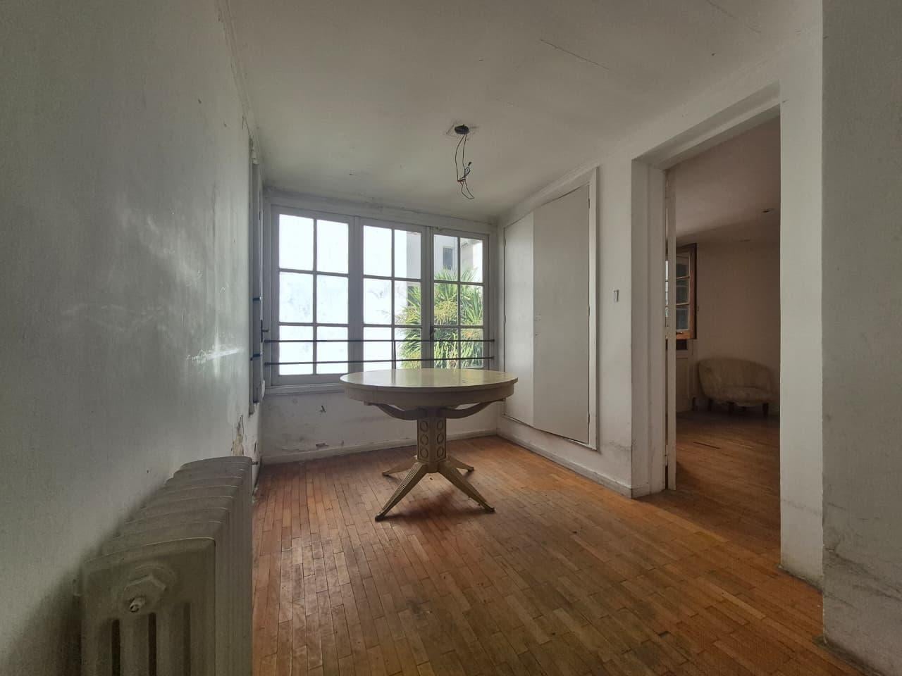 Foto de Casa a reciclar o demoler - Brown e Irigoyen - Vista a Plaza Mitre, imagen 2