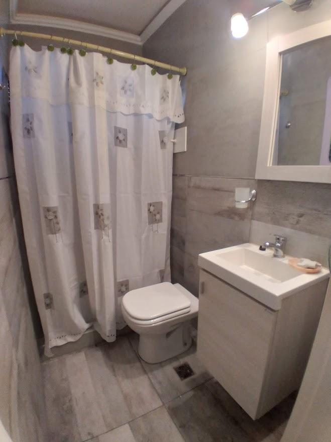 Foto de VENDIDO... Semipiso de 3 Ambientes en lo mejor de La Perla, imagen 5