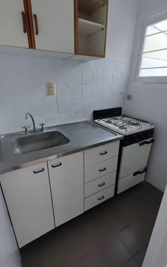 Monoambiente con terraza en primer piso a 50 metros del mar 3