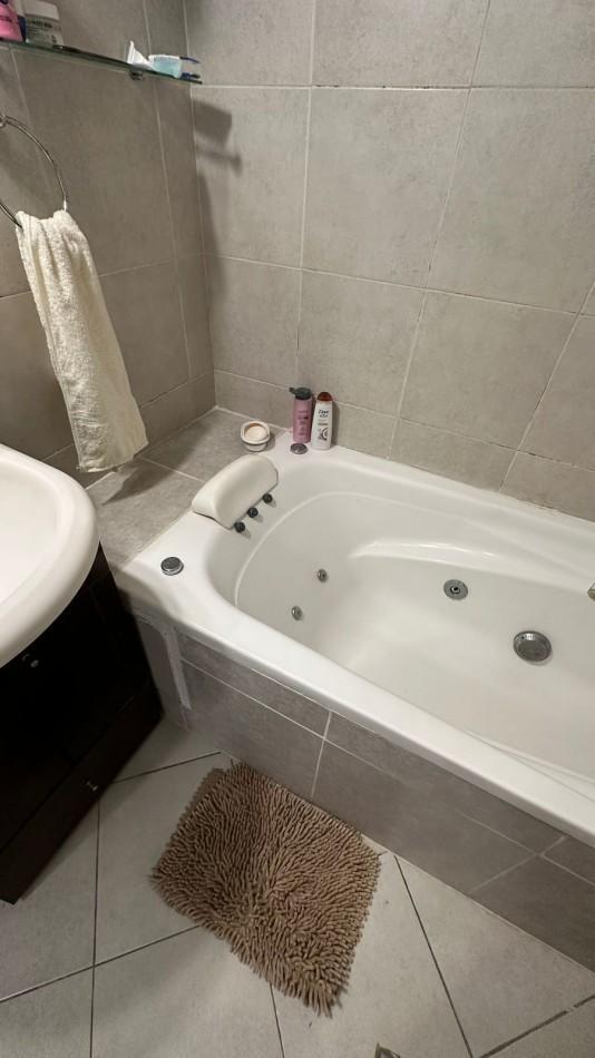 Foto de DEPARTAMENTO de 3 Ambientes c/BALCON saliente a la calle. IMPECABLE!!, imagen 5