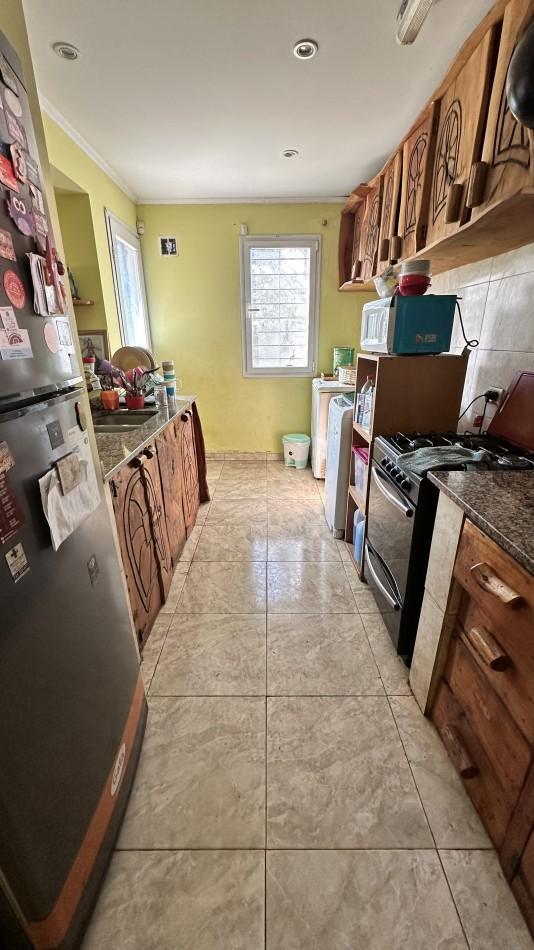 Foto de CASA de 4 AMBIENTES con PISCINA y GRAN PARQUE - Barrio El Sosiego, imagen 2