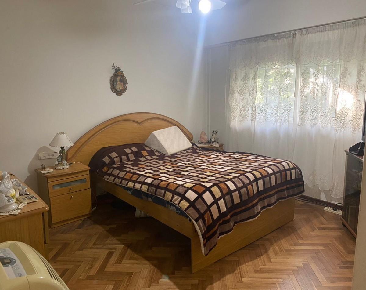 Departamento 3 Amb con Balcon a La Calle 2