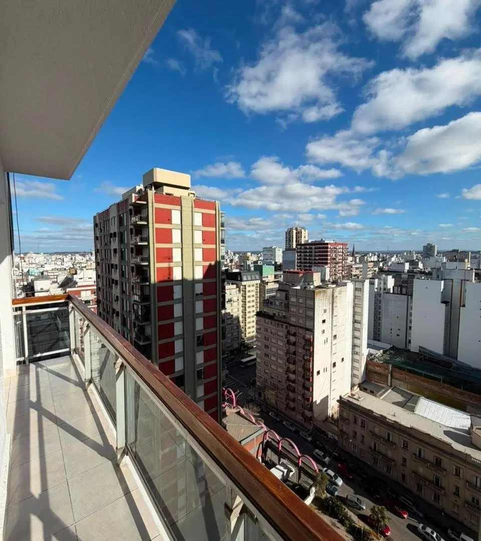 2 amb. con balcón, vista al mar y las sierras. Cochera - Zona Punta Iglesias 2