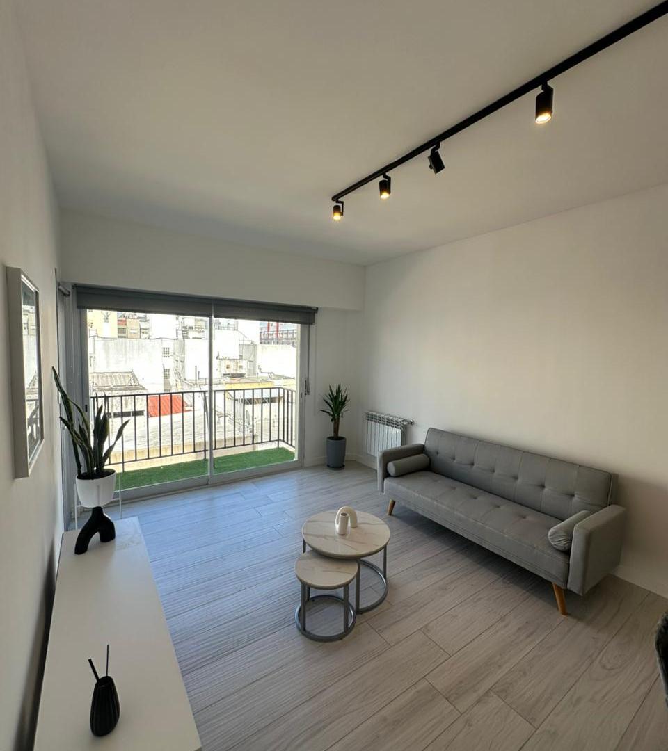 Departamento 4 ambientes c/ dep. externo con balcon terraza y vista lateral al mar.