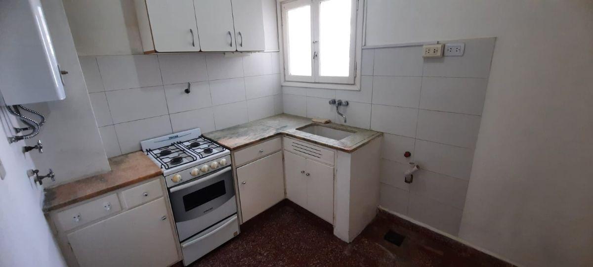 Foto de Departamento 3 ambientes amplio con balcón - Plaza Mitre, imagen 2