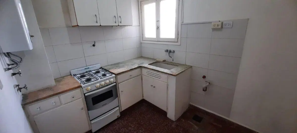 Departamento 3 ambientes amplio con balcón 2