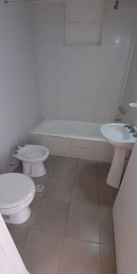 Departamento 3 ambientes amplio con balcón 5