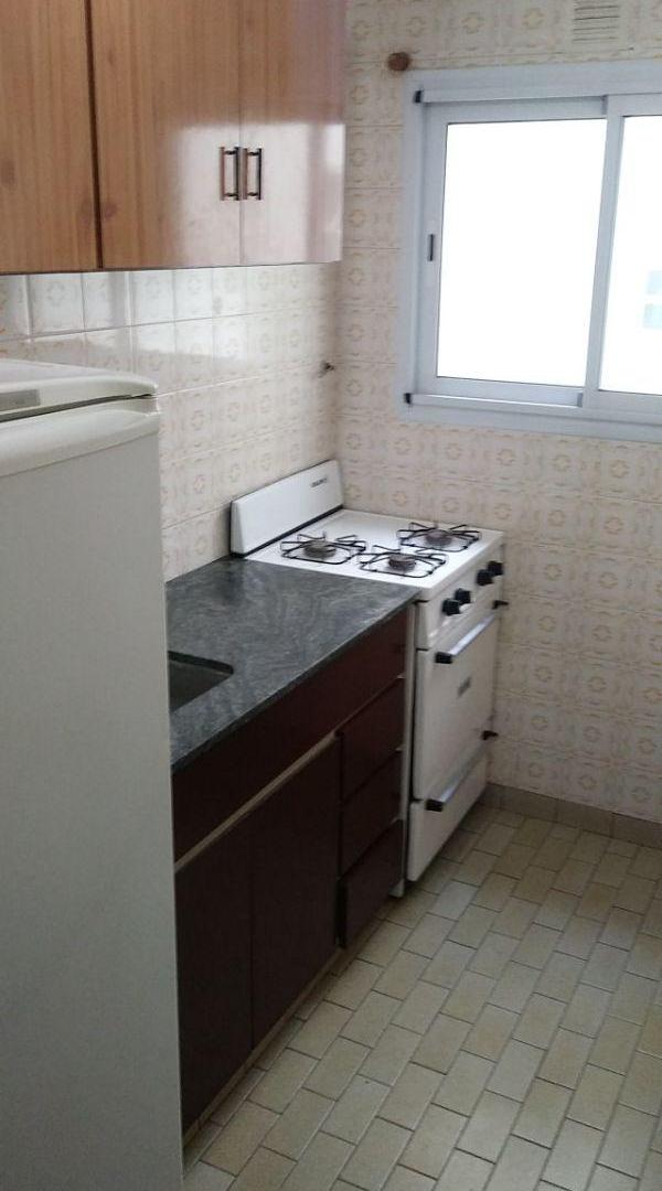 Foto de Alquiler 24 meses - Departamento 1 ambiente a la calle - Macrocentro, imagen 2