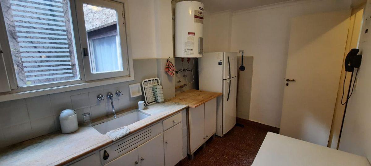 Foto de Departamento 3 ambientes al contrafrente - Plaza Mitre, imagen 1