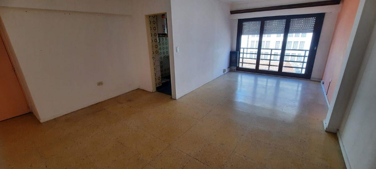 Foto de Departamento 1 ambiente amplio a la calle - Centro, imagen 4