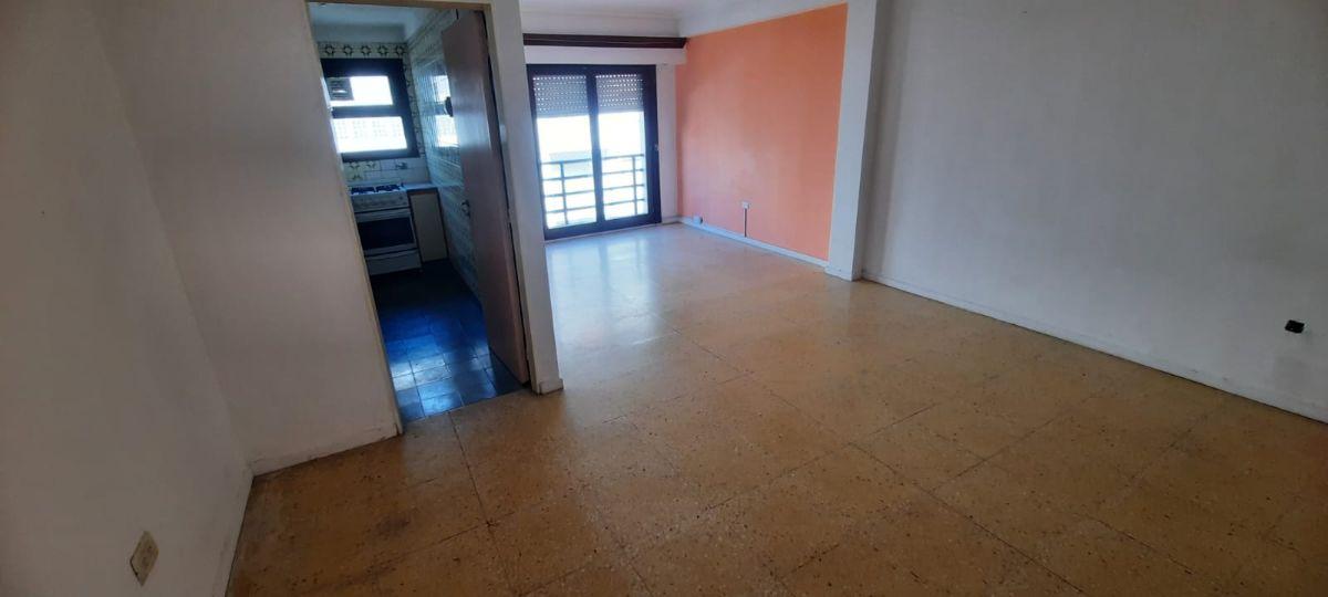 Foto de Departamento 1 ambiente amplio a la calle - Centro, imagen 1