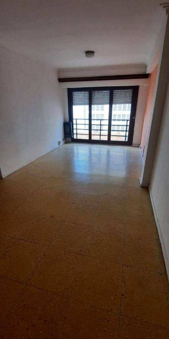 Foto de Departamento 1 ambiente amplio a la calle - Centro, imagen 2