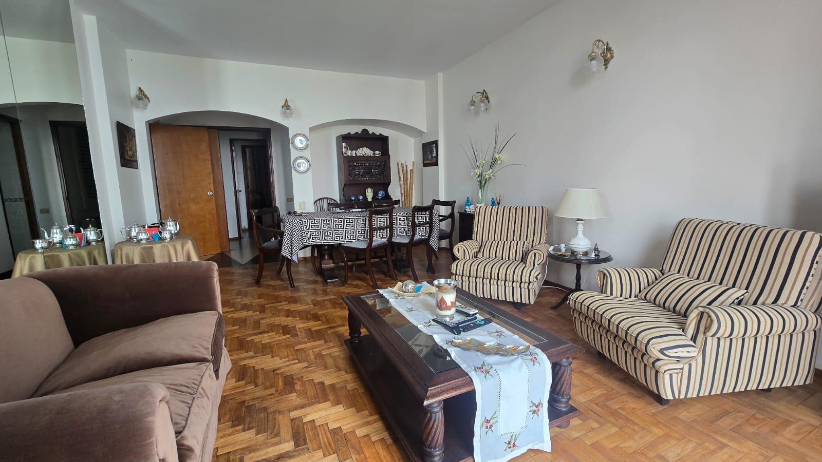 Venta piso 4 dormitorios. espacio cochera. Vista al Mar