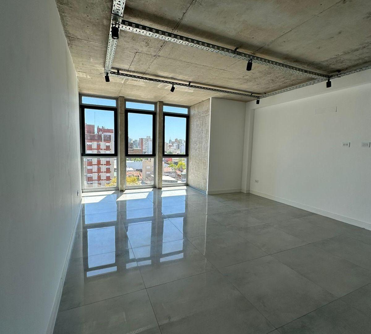 Oficina en Venta zona Macrocentro. Frente
