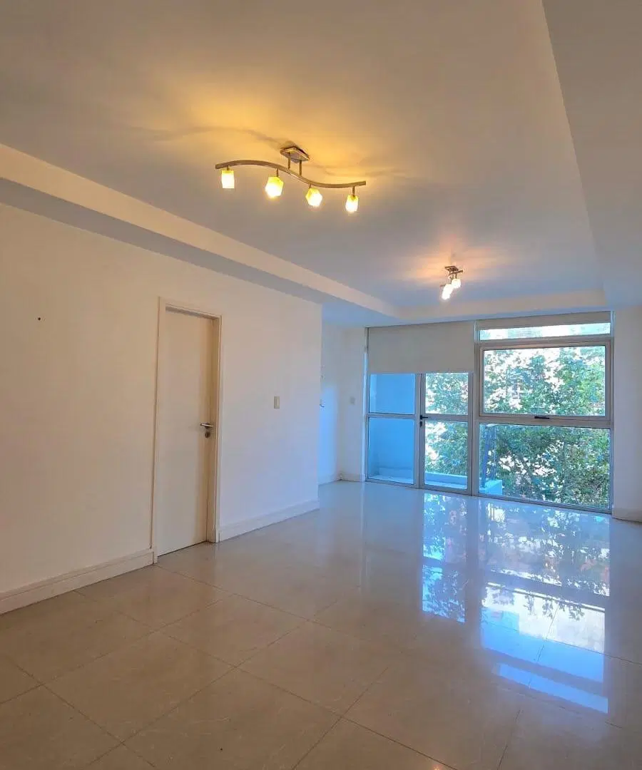 Alquiler Departamento 3 ambientes. cochera. Plaza mitre 1