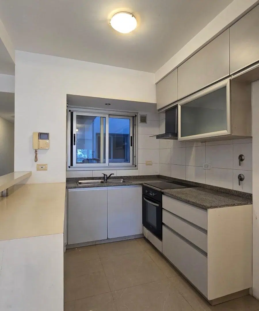 Alquiler Departamento 3 ambientes. cochera. Plaza mitre 3