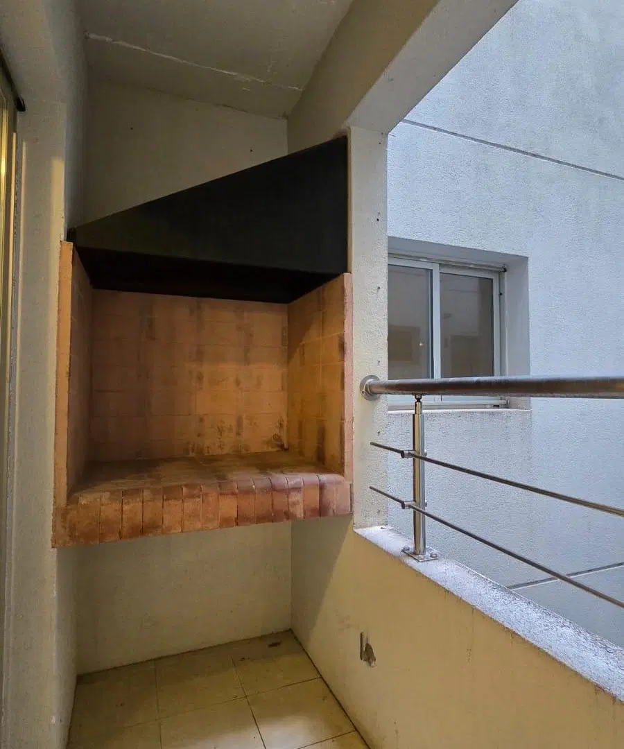 VENTA Departamento 3 ambientes. Cochera. Plaza mitre 4