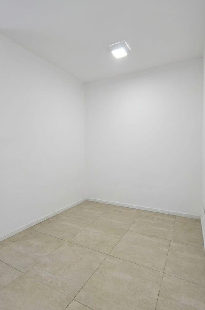 Foto de VENTA DEPARTAMENTO 2 AMBIENTES C/COCHERA CHAUVIN, imagen 4