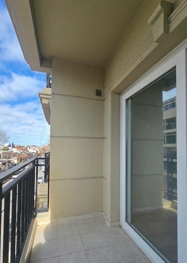 Foto de VENTA DEPARTAMENTO 2 AMBIENTES C/COCHERA CHAUVIN, imagen 3